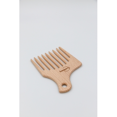 SHORT WOODEN COMB