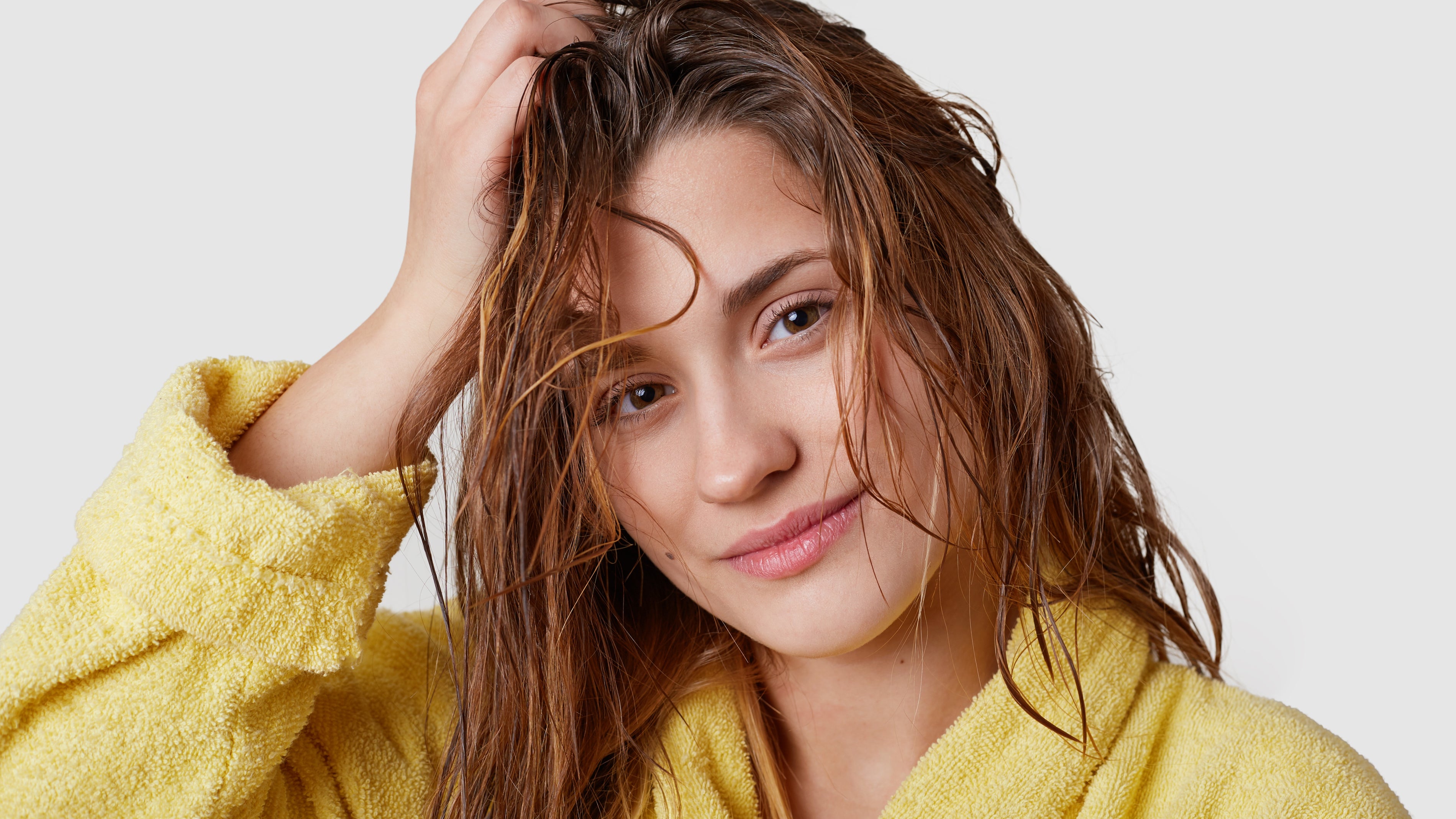 Doit-on appliquer sa coloration sur cheveux secs ou humides ?