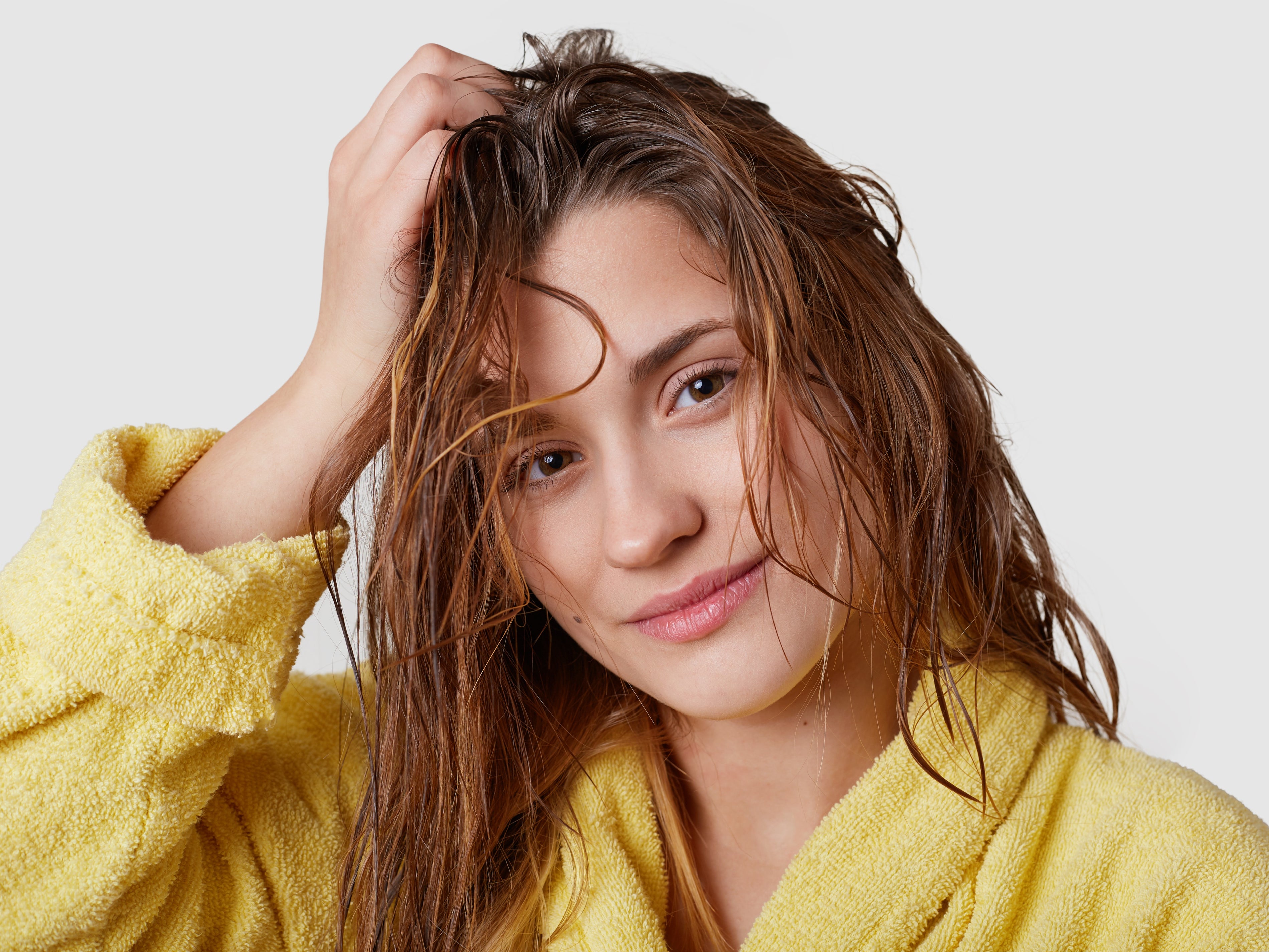 Doit-on appliquer sa coloration sur cheveux secs ou humides ?