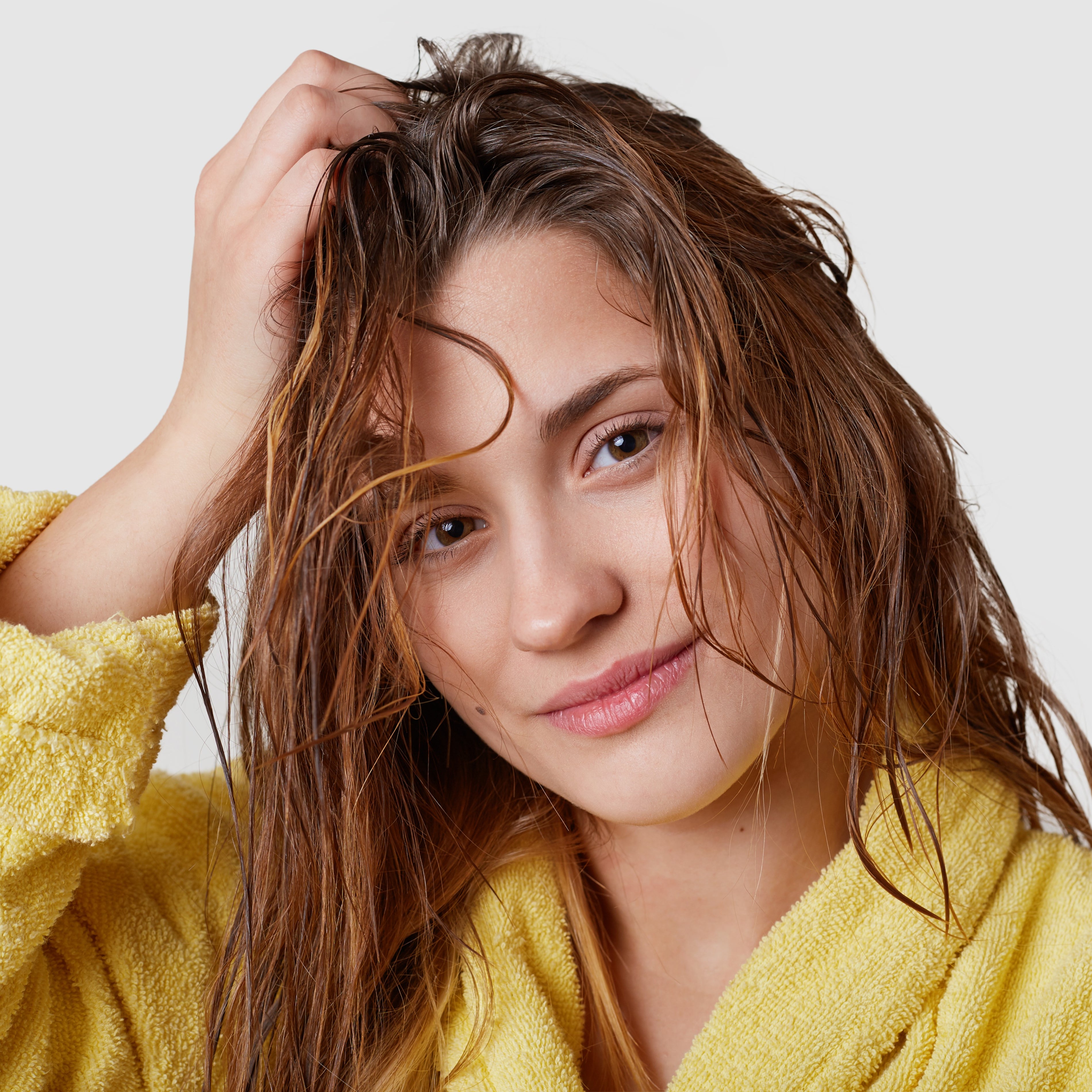 Doit-on appliquer sa coloration sur cheveux secs ou humides ?