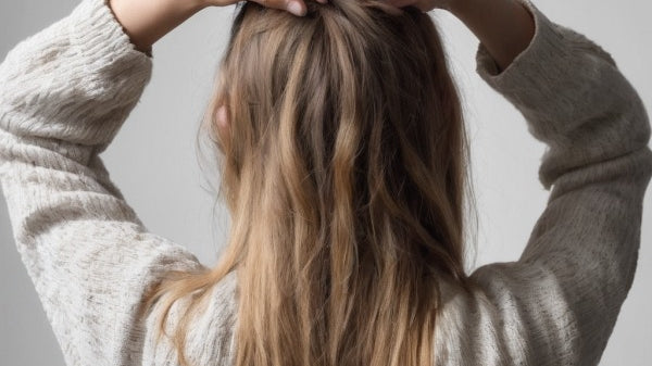Mes cheveux ont un reflet vert après la coloration