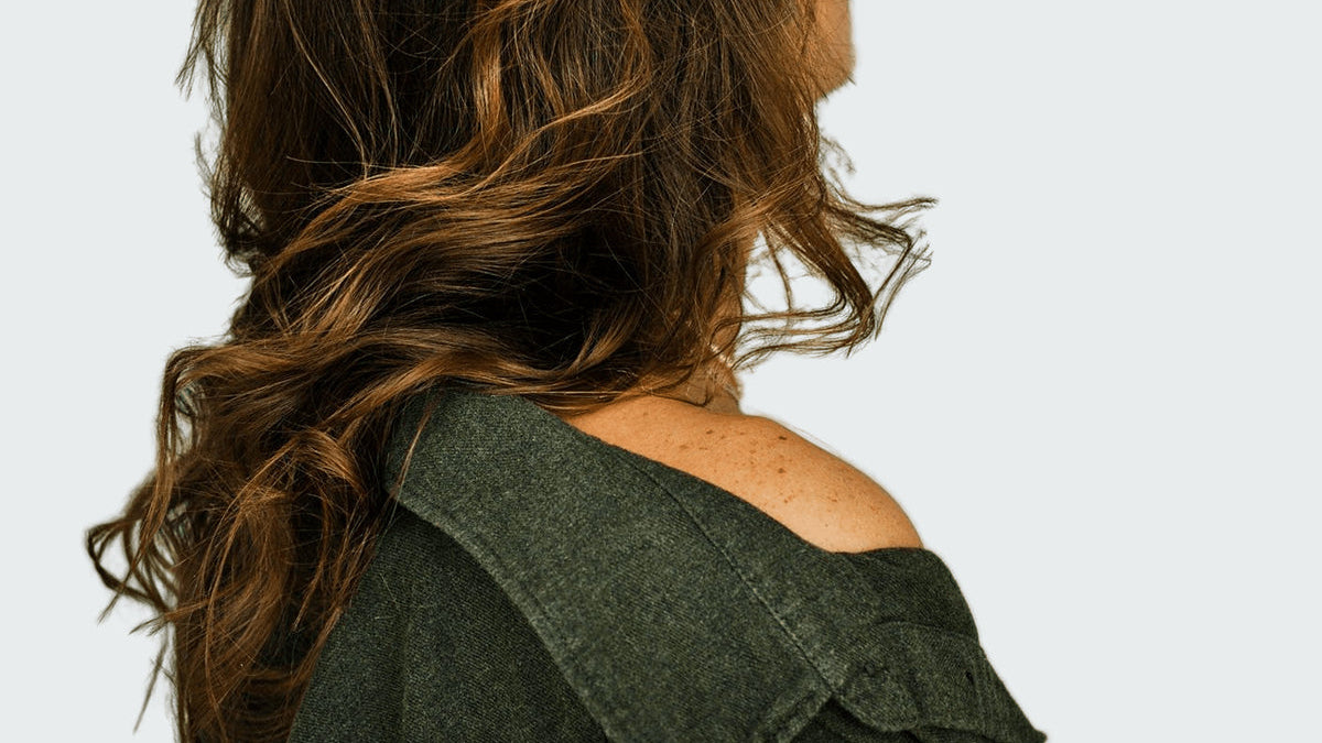 Comment réparer les cheveux abîmés naturellement ?