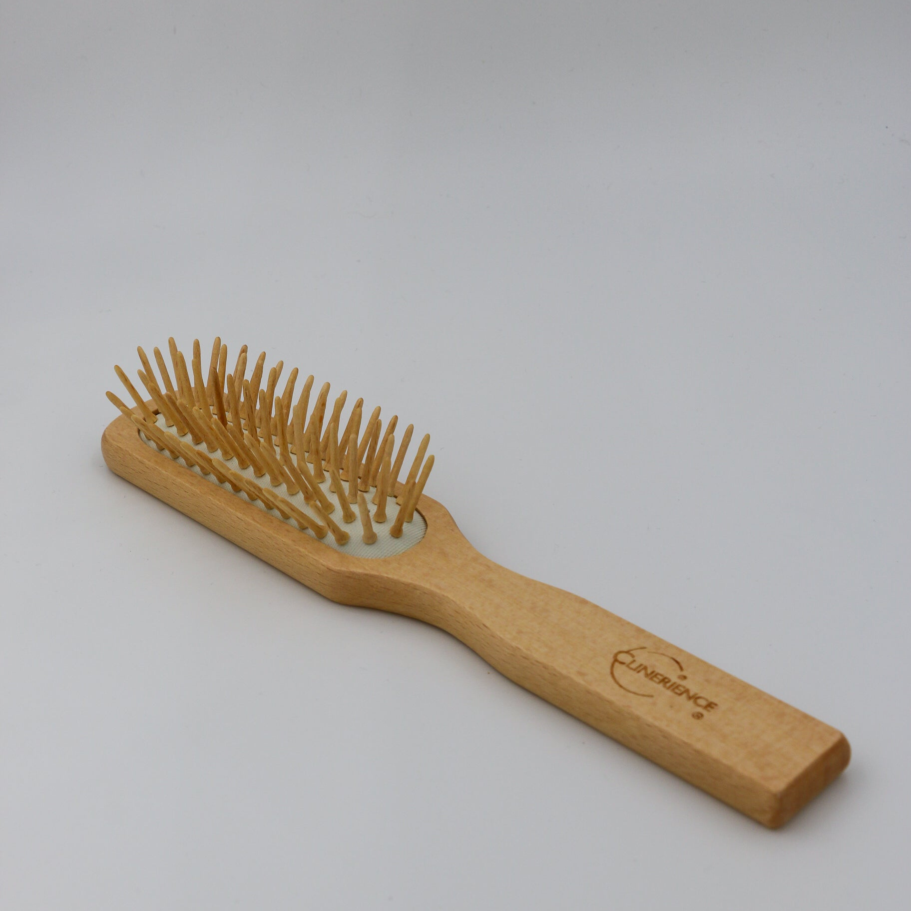 RECTANGULAR BEECHWOOD BRUSH